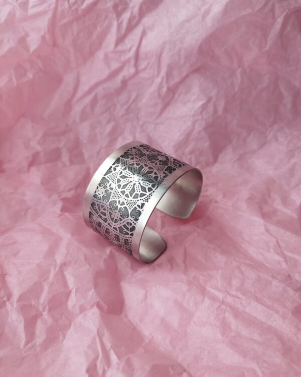 Čipka velika narukvica