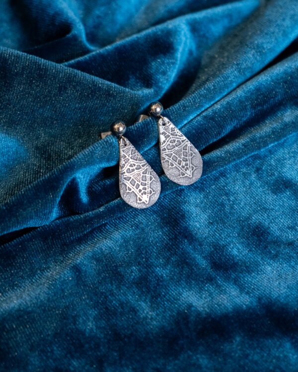 Čipkaste suzice naušnice