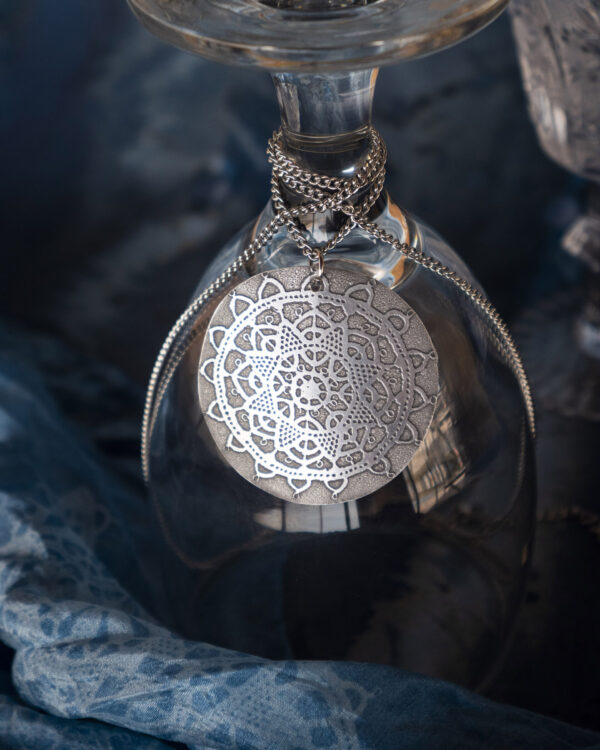 Paška čipka medaljon