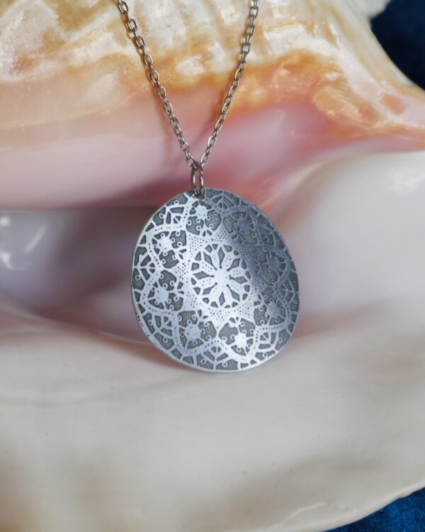 Srce čipke medaljon