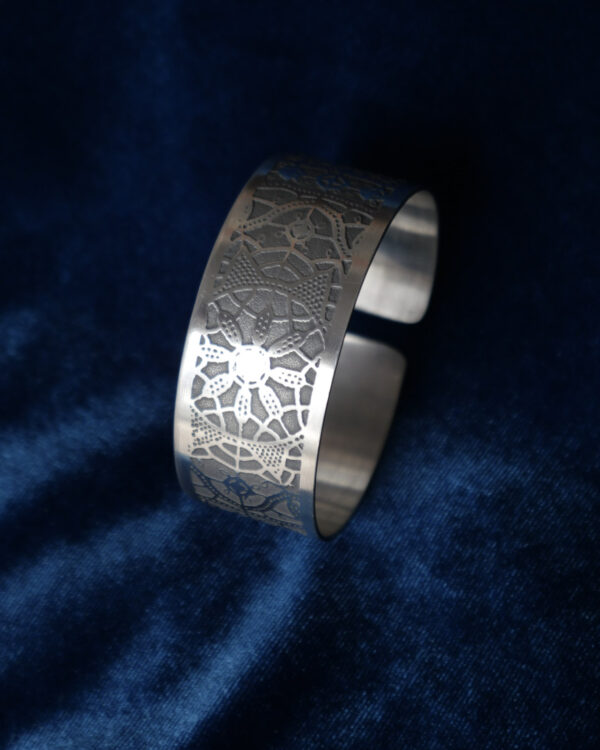 Čipkasta narukvica Sunce