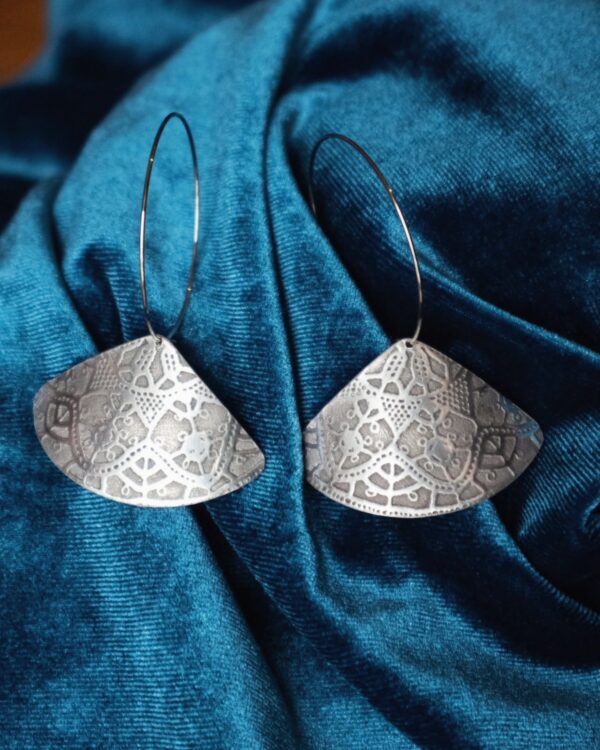 Školjkice naušnice