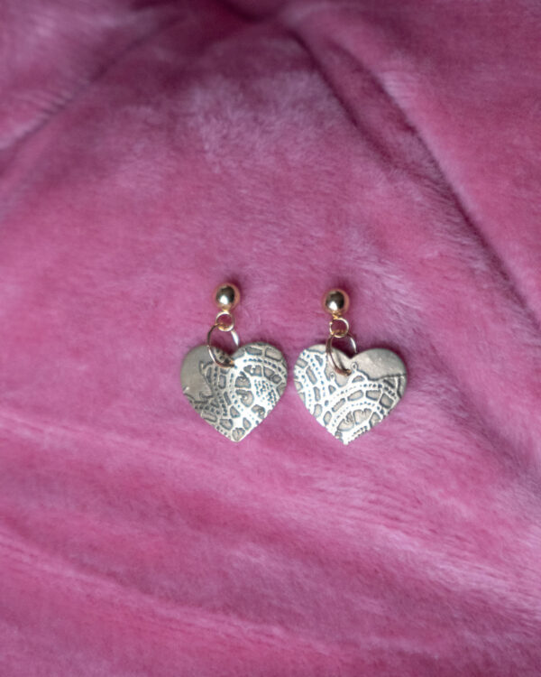 Srce mjedeno naušnice
