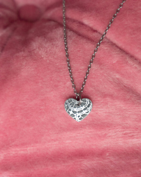 Mini srce ogrlica