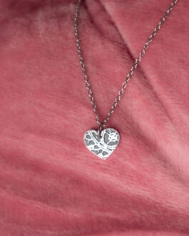 Mini čipkasto srce ogrlica