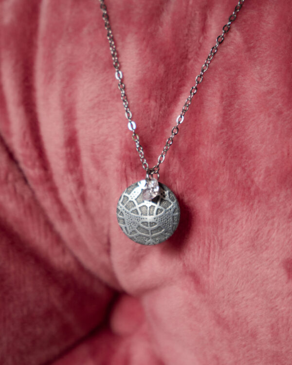 Mini medaljon cirkonij srce